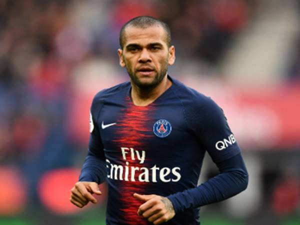 Hậu vệ Dani Alves