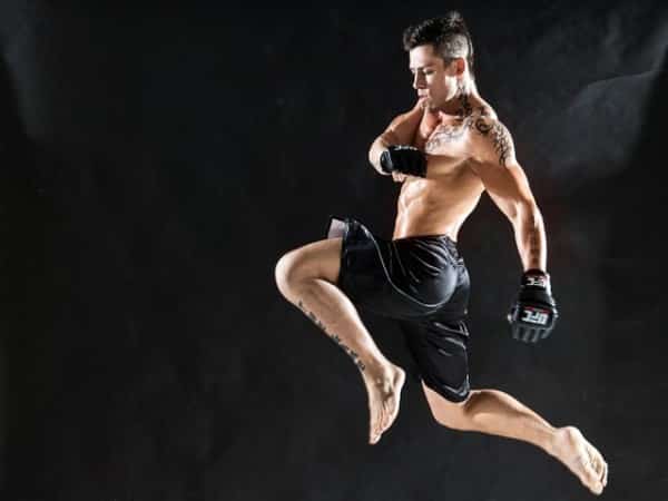 Gối thẳng (Straight Knee Strike)