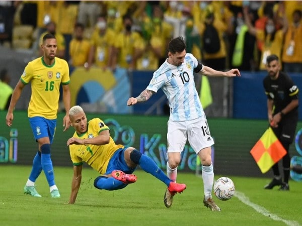 Những trận đấu kinh điển nhất giữa Brazil và Argentina