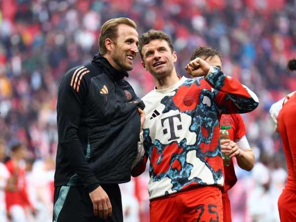 Tin bóng đá: Tiền đạo Harry Kane giành danh hiệu đầu tiên