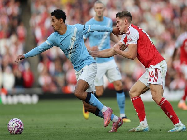 Tin CLB Arsenal: Khoảnh khắc ma thuật phút bù giờ