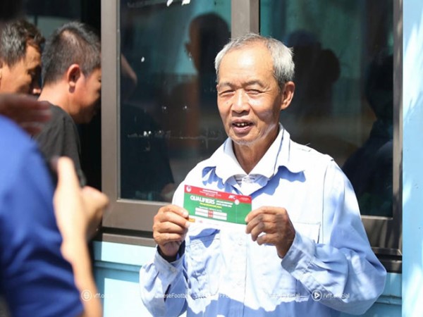 CĐV Phú Thọ ngọn lửa bất tận trên khán đài