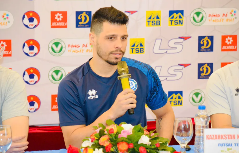 Thủ môn Higuita futsal và những dấu ấn đặc biệt